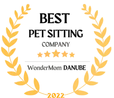 An emblem showing that Pawland won the best pet sitting company award by Wondermom Danube